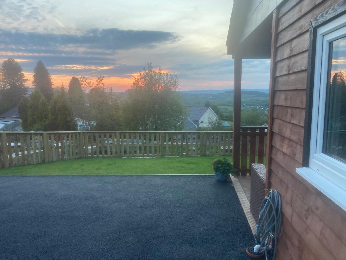 Kabin In The Woods Llandybie Exterior photo